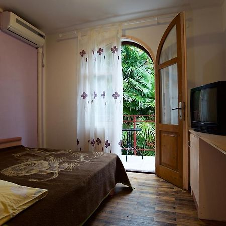 Romantic Room With Balcony Ловран Экстерьер фото